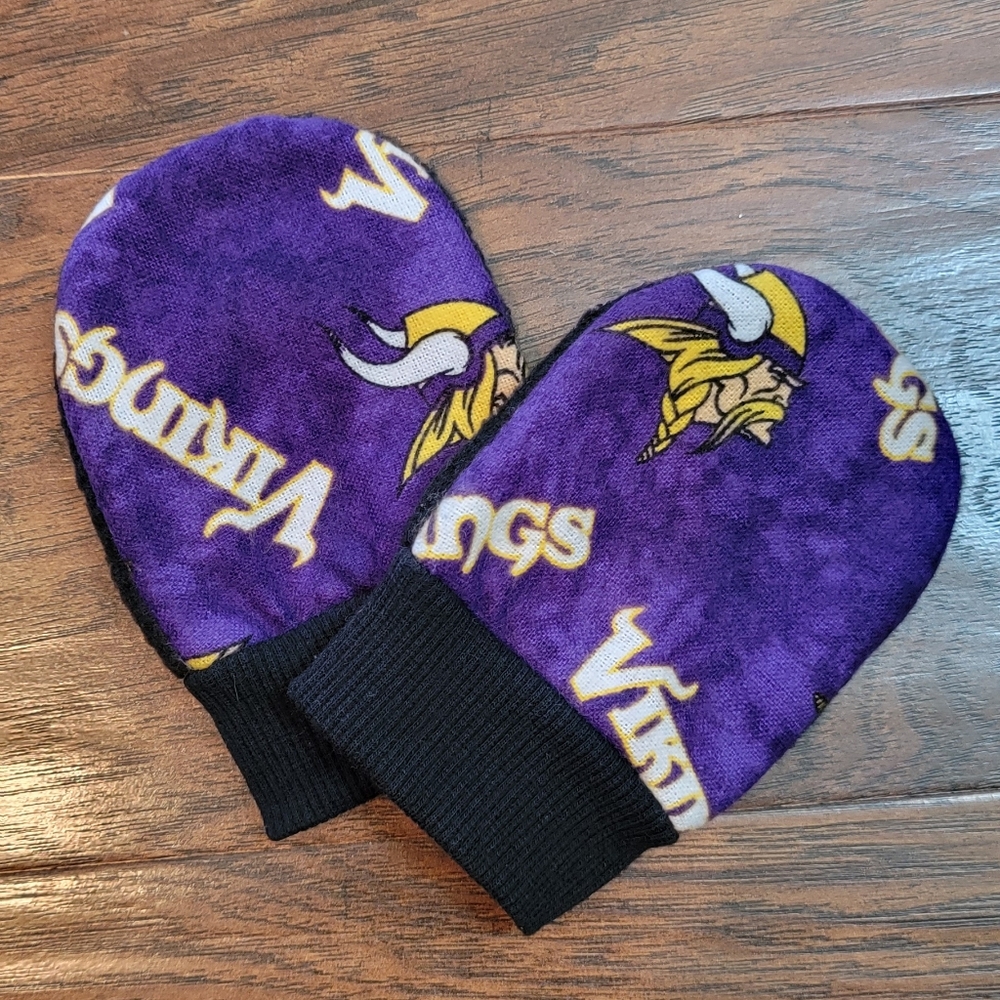 Minnesota Vikings NFL Football Fleece Fabric Baby Mittens